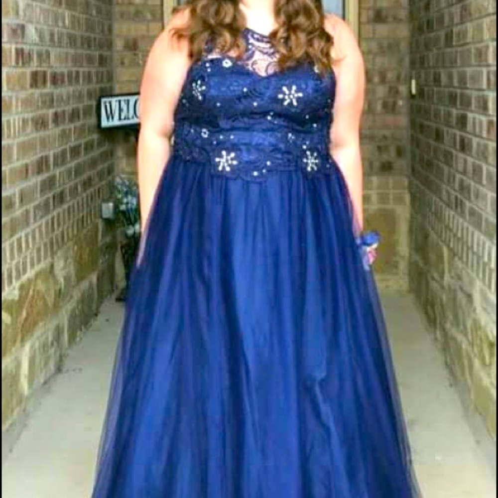 Navy blue prom dress size 18 - beautiful dress